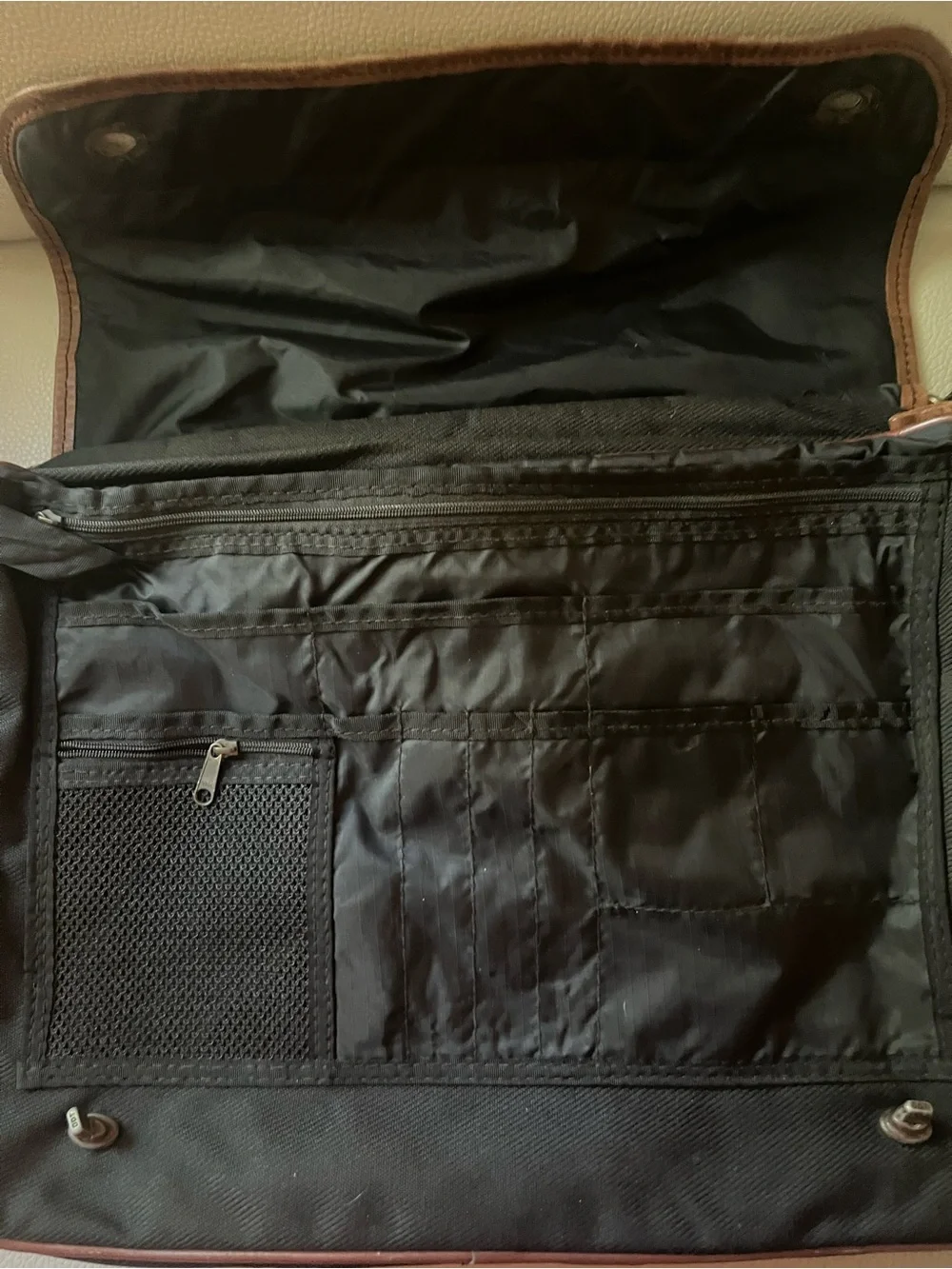 Vintage 1990s Eddie Bauer eather-Trim Black Messenger Bag